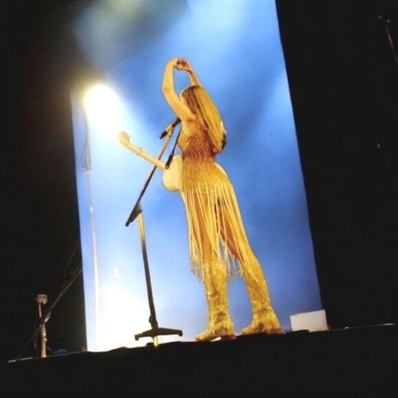 TAYLOR SWIFT A-Z PEOPLE Magazine SPECIAL EDITION NEW - Picture 4 of 15